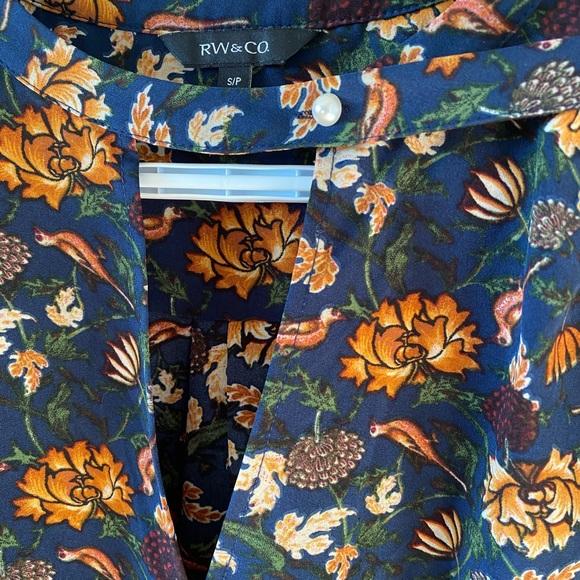 RW short sleeve blouse size small - Picture 4 of 5